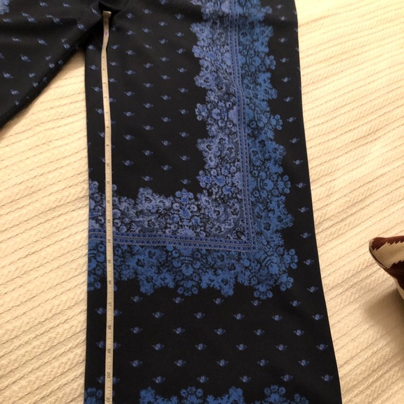 BCBGMaxAzria Pants - NWT BCBG BLUE PATTERNED PULL ON PANT.